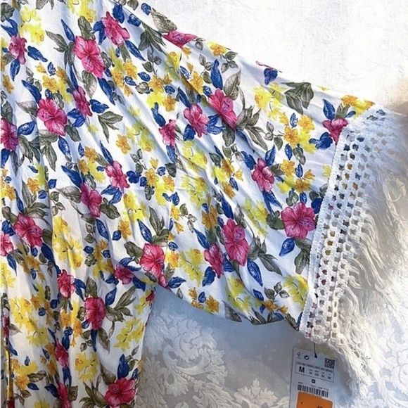 Zara Trafaluc NWT Floral Knit Trim Fringed Kimono Cardigan Size M Swim Cover Up - Picture 3 of 9